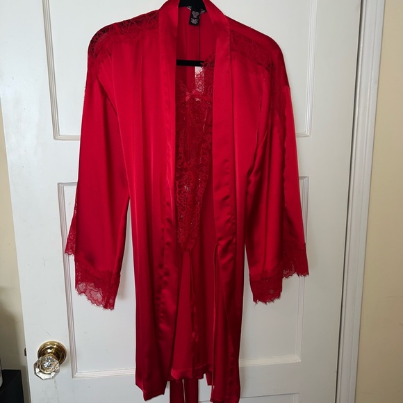 Victoria’s Secret Silk Robe and Lace Teddy Lingerie - Picture 3 of 7